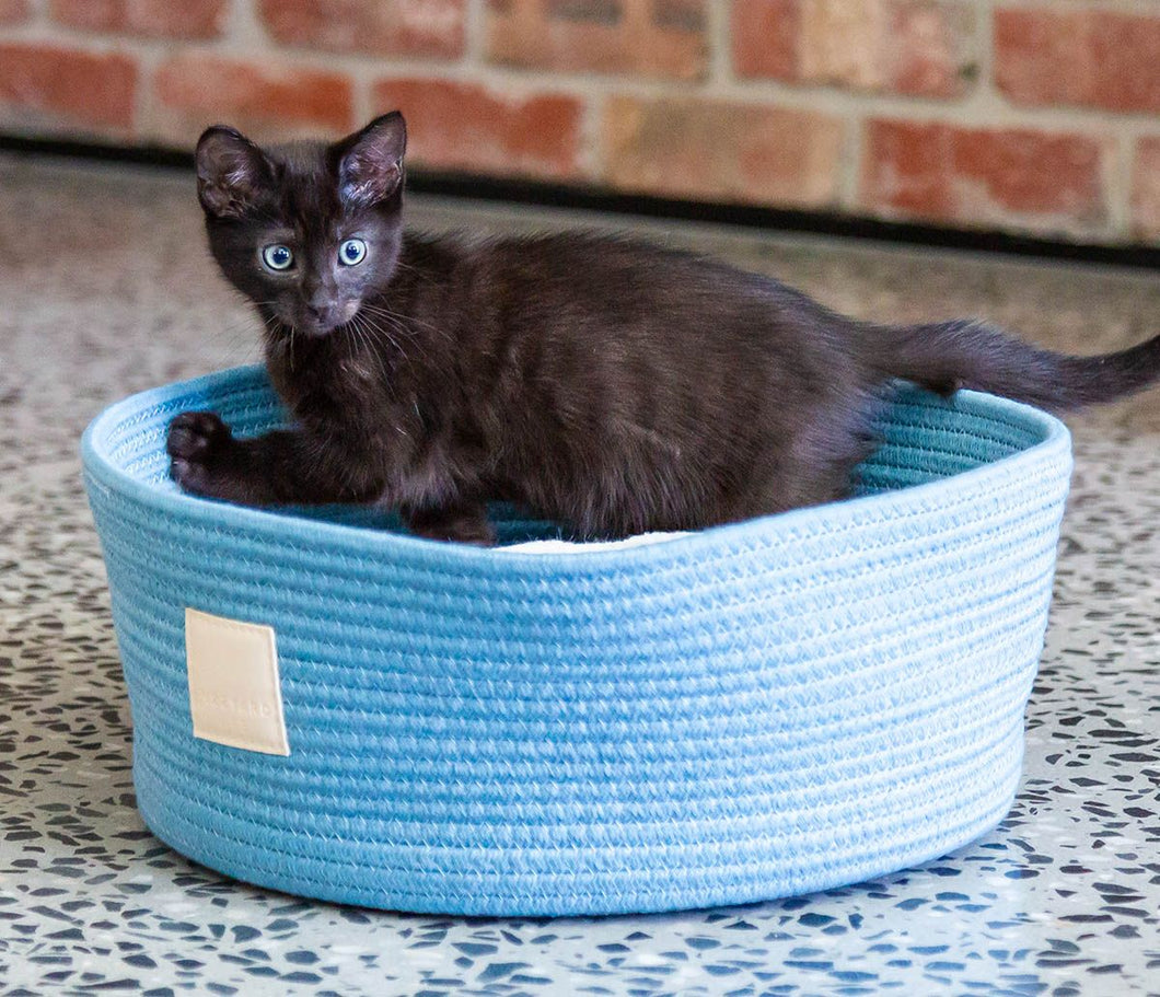 Fuzzyard Life Luxury Rope Basket Bed - French Blue