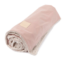 Load image into Gallery viewer, Fuzzyard Life Luxury Comforter Blanket - Soft Blush
